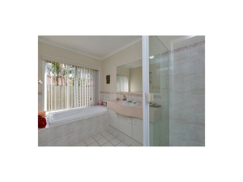 42 Glenfield St, Parkinson QLD 4115