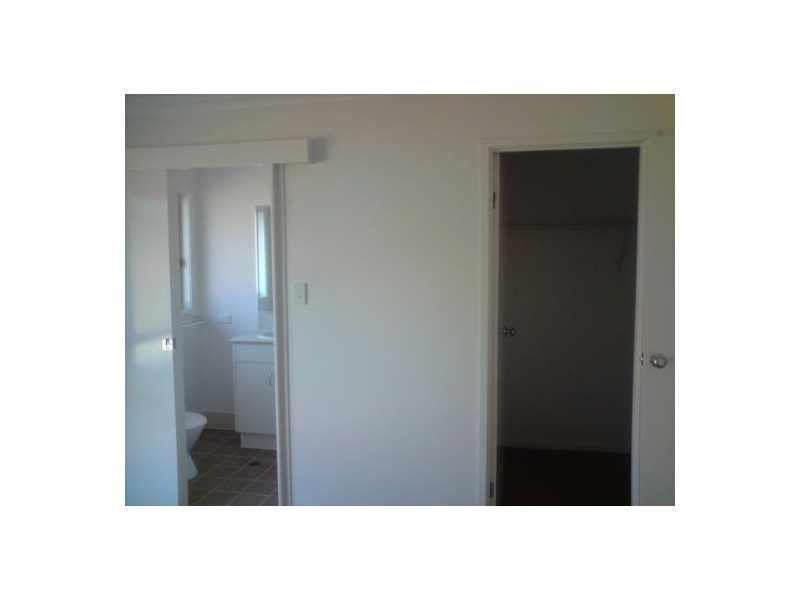 1. Arvin Cl, Calamvale QLD 4116