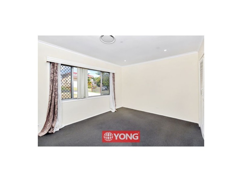 10 Kidd Street, Robertson QLD 4109