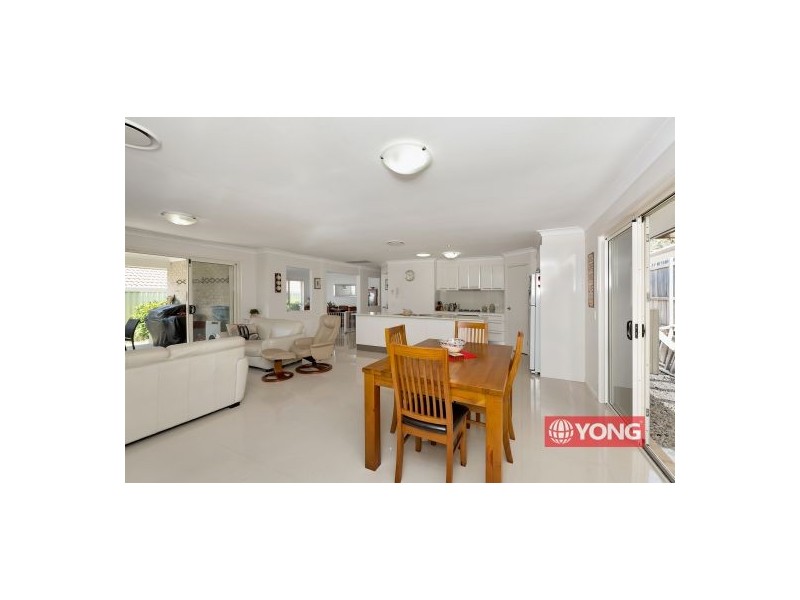 13 Harvey Place, Calamvale QLD 4116