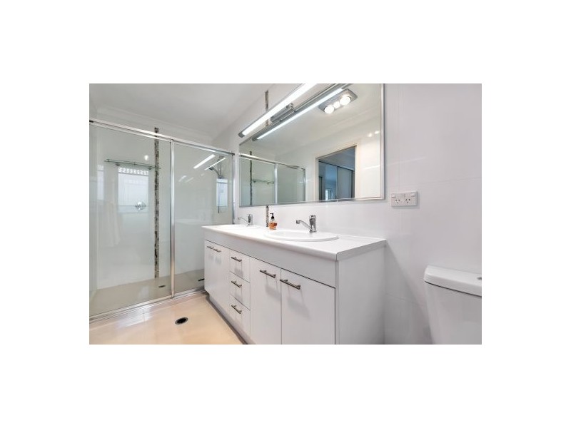 13 Harvey Place, Calamvale QLD 4116