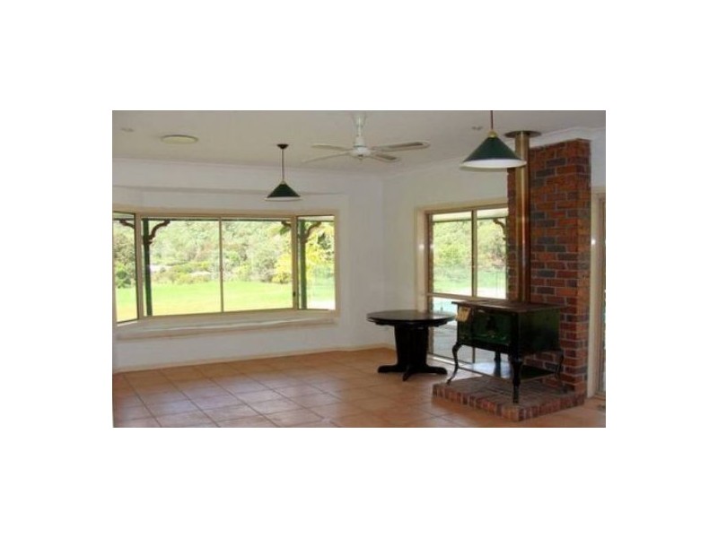 261 Clagiraba Rd, Mount Nathan QLD 4211