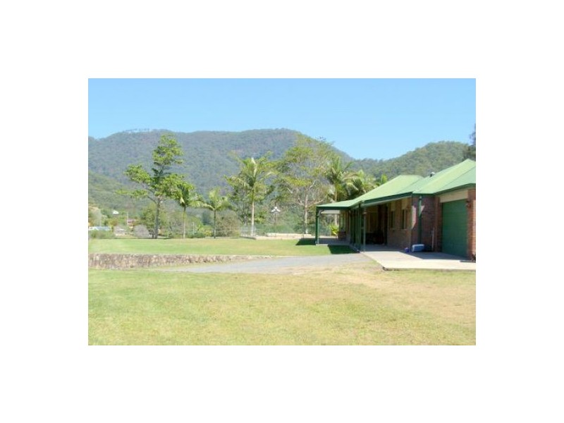 261 Clagiraba Rd, Mount Nathan QLD 4211