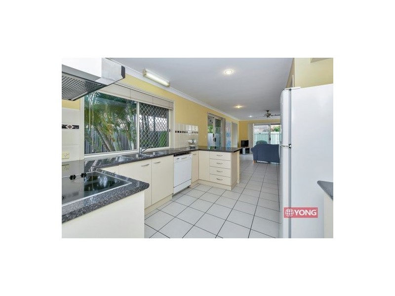 12 Albert Pl, Parkinson QLD 4115