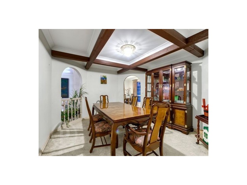 235 Mt Ommaney Drive, Mount Ommaney QLD 4074