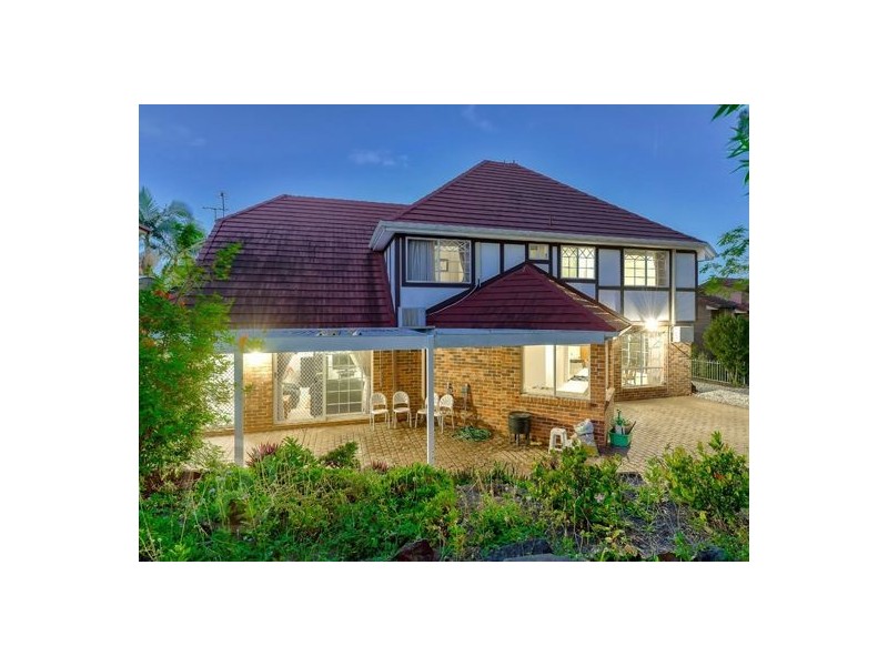 235 Mt Ommaney Drive, Mount Ommaney QLD 4074