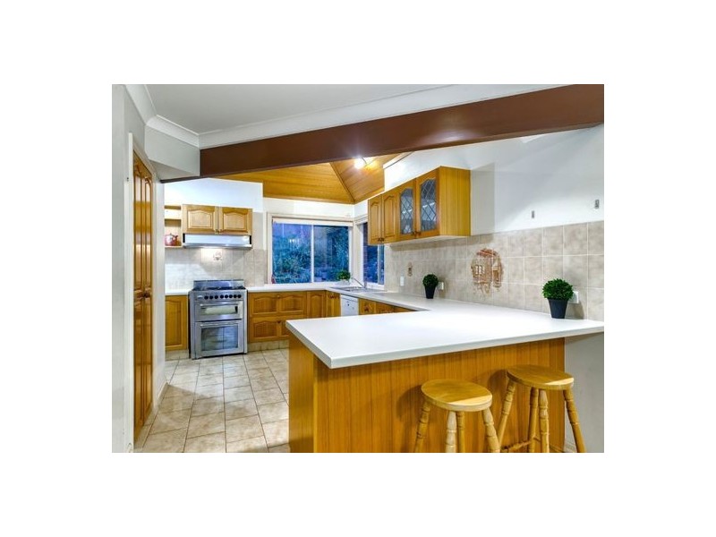 235 Mt Ommaney Drive, Mount Ommaney QLD 4074