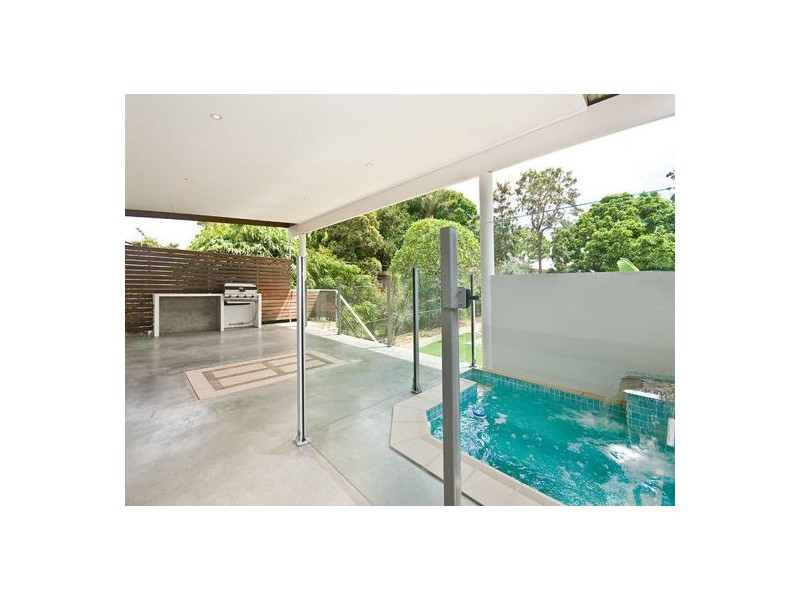 30 ROSS ST, Woolloongabba QLD 4102