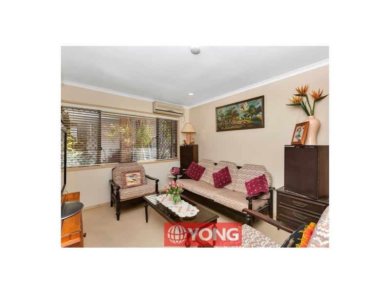 9 Warrington St, Robertson QLD 4109
