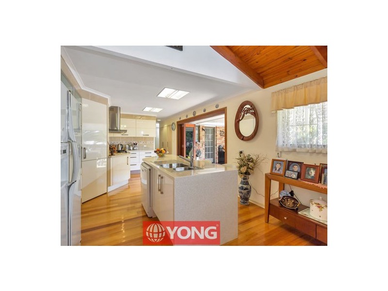 9 Warrington St, Robertson QLD 4109