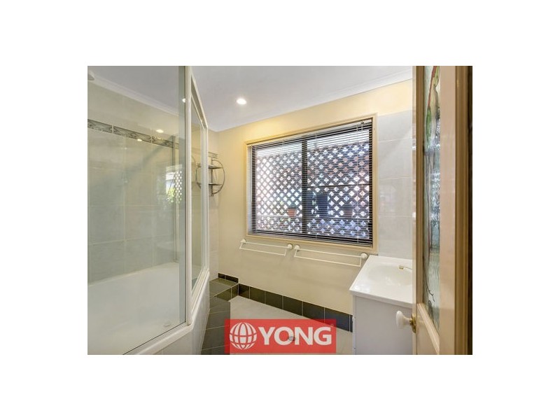 9 Warrington St, Robertson QLD 4109