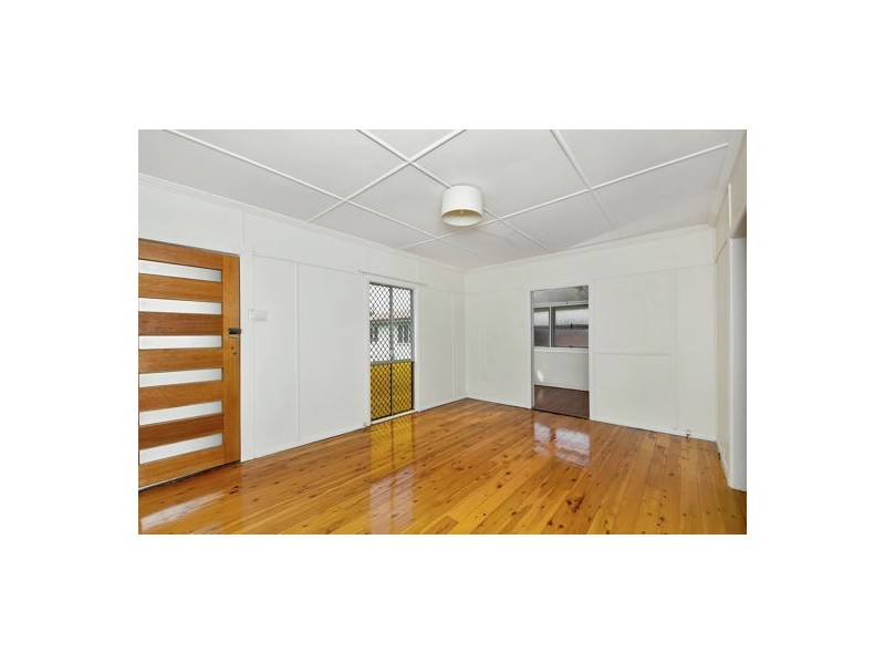 19 Bernays Road, Wynnum West QLD 4178