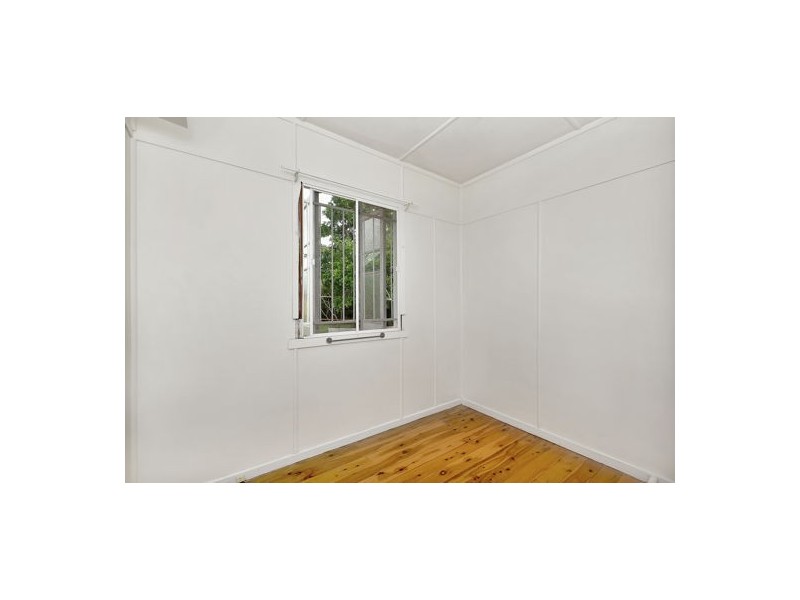 19 Bernays Road, Wynnum West QLD 4178