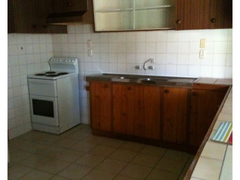 174 Highgate St, Coopers Plains QLD 4108
