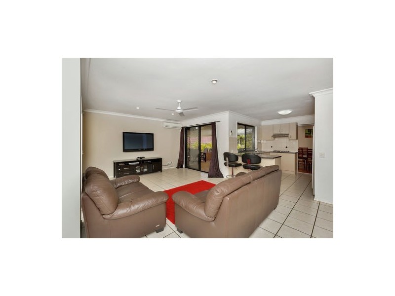 6 Conimbla Close, Parkinson QLD 4115