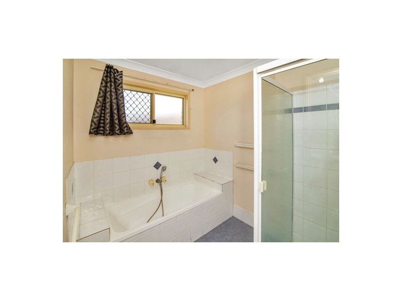 1 Saale Court, Meadowbrook QLD 4131