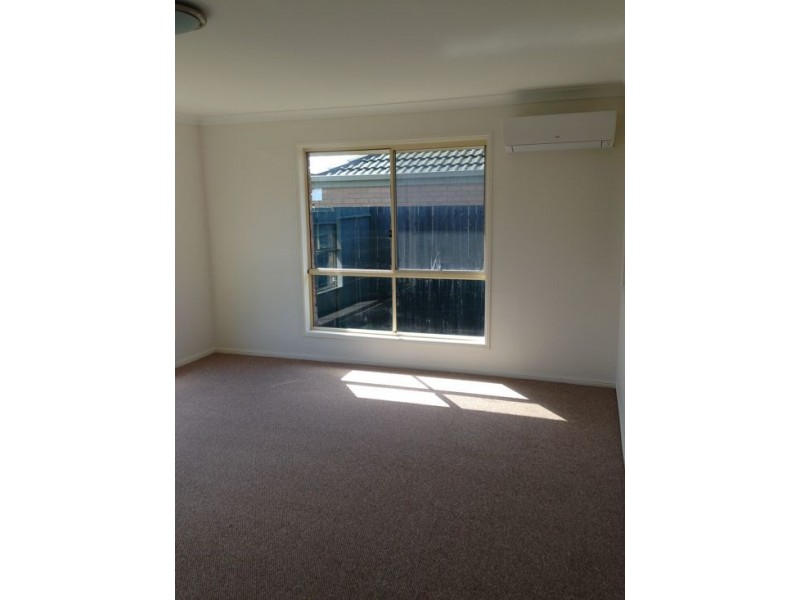 5 Robinson Cres., Runcorn QLD 4113