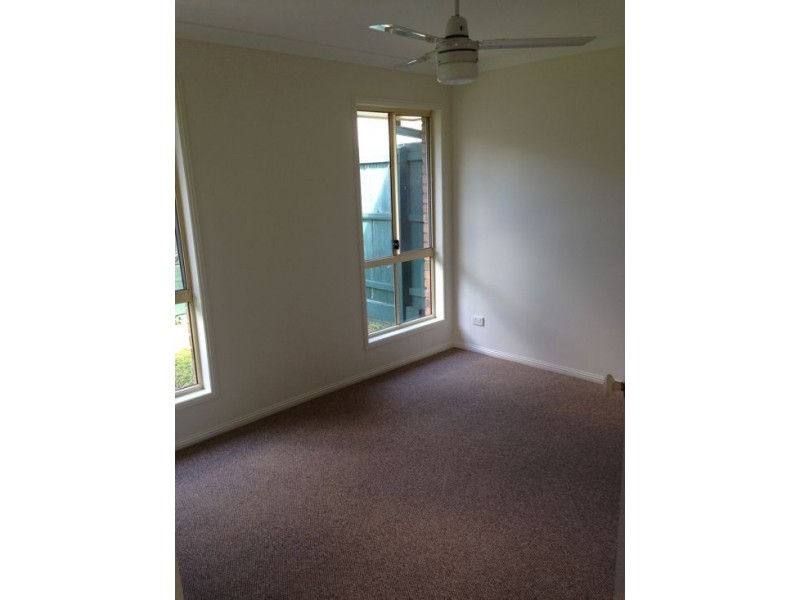 5 Robinson Cres., Runcorn QLD 4113