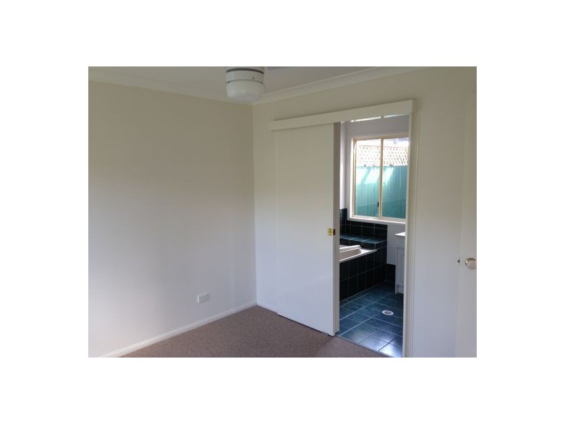 5 Robinson Cres., Runcorn QLD 4113