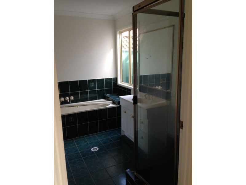 5 Robinson Cres., Runcorn QLD 4113