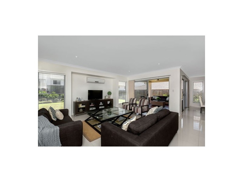 19 Harvey Place, Calamvale QLD 4116