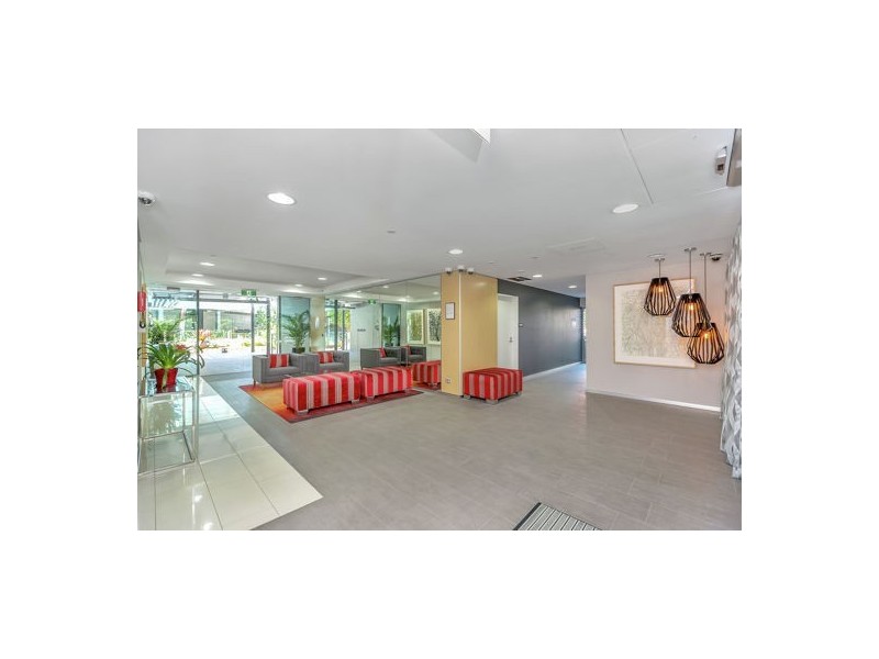 10403/8 Harbour Road, Hamilton QLD 4007