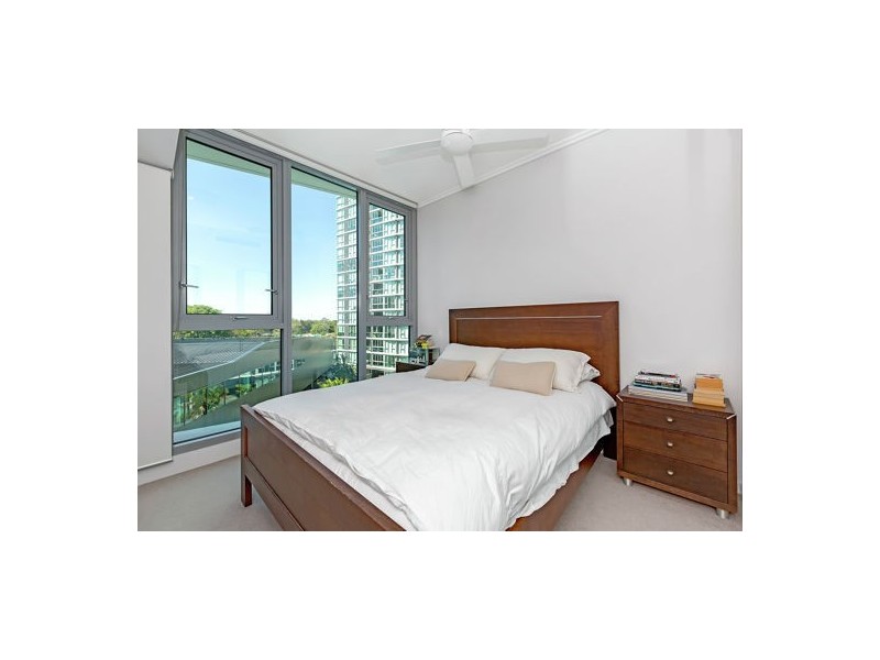 10403/8 Harbour Road, Hamilton QLD 4007
