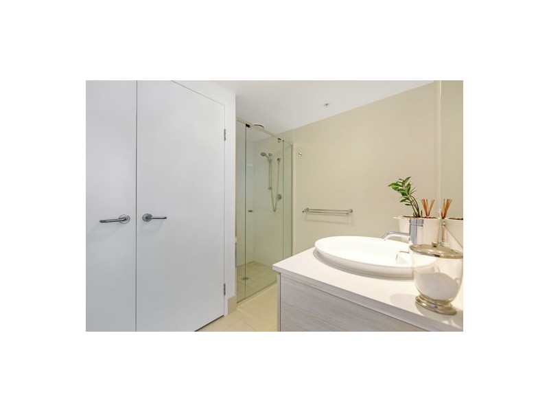 10403/8 Harbour Road, Hamilton QLD 4007