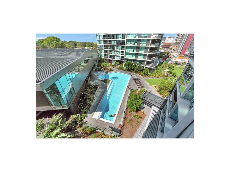 10403/8 Harbour Road, Hamilton QLD 4007