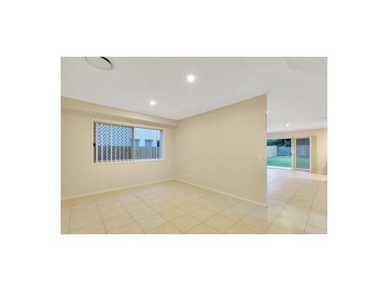 5 Argyle Pl, Parkinson QLD 4115