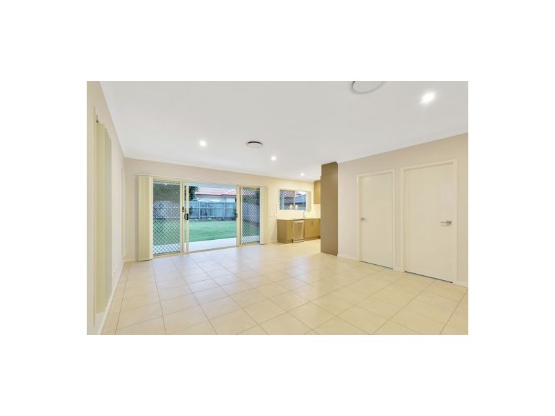 5 Argyle Pl, Parkinson QLD 4115