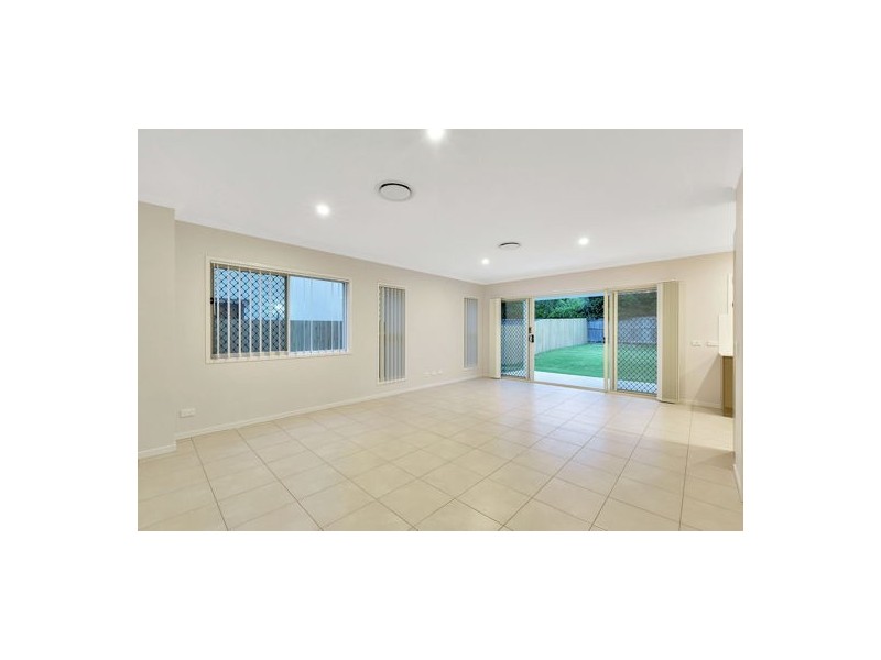 5 Argyle Pl, Parkinson QLD 4115