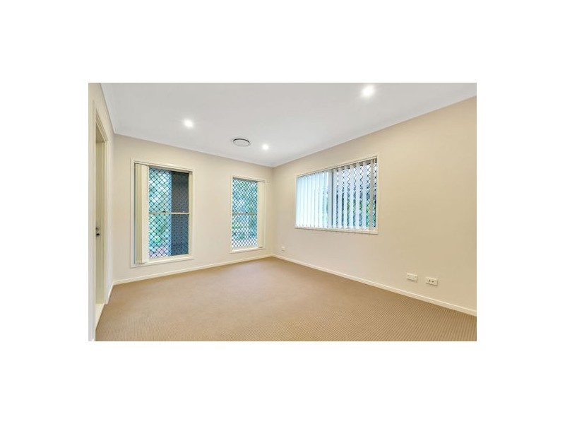 5 Argyle Pl, Parkinson QLD 4115