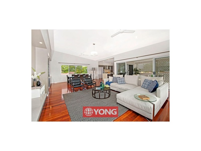 7 Doyle St, Coorparoo QLD 4151