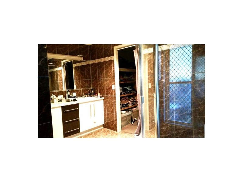 25 Bayliss Road, South Ripley QLD 4306