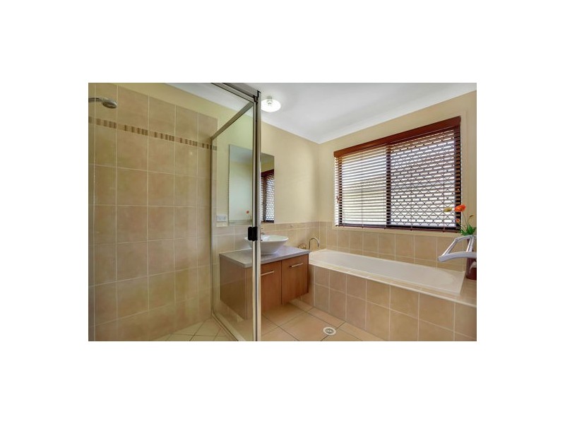 48 Larapinta Circuit, Calamvale QLD 4116