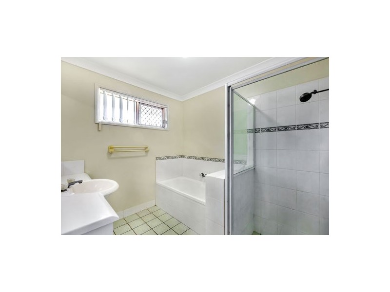 4 Borage Place, Calamvale QLD 4116
