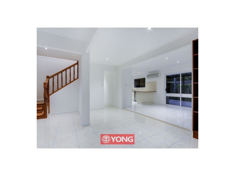 21 Freesia St, Macgregor QLD 4109