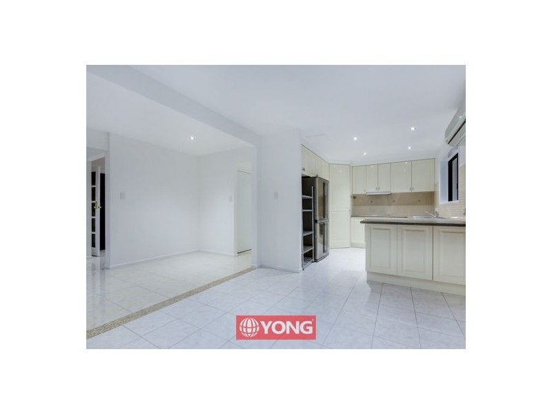 21 Freesia St, Macgregor QLD 4109