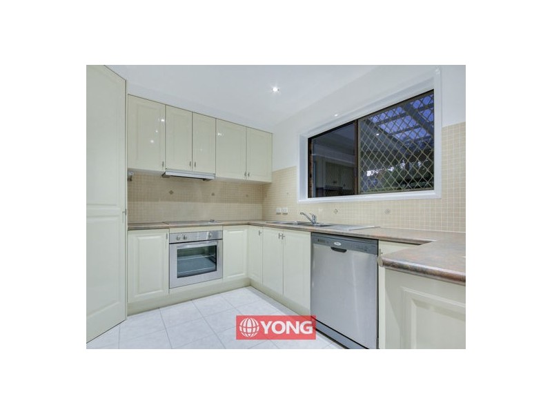 21 Freesia St, Macgregor QLD 4109