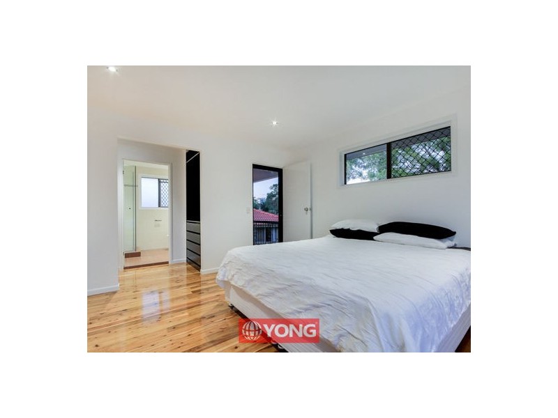 21 Freesia St, Macgregor QLD 4109