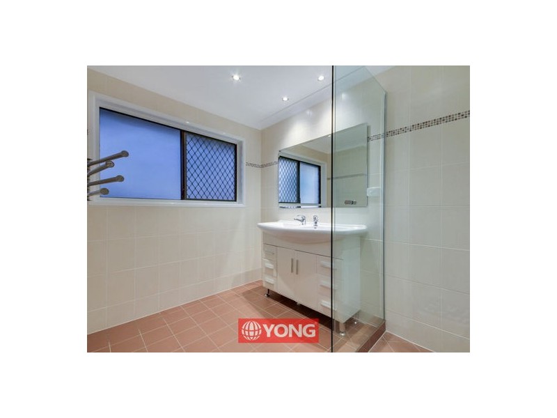 21 Freesia St, Macgregor QLD 4109