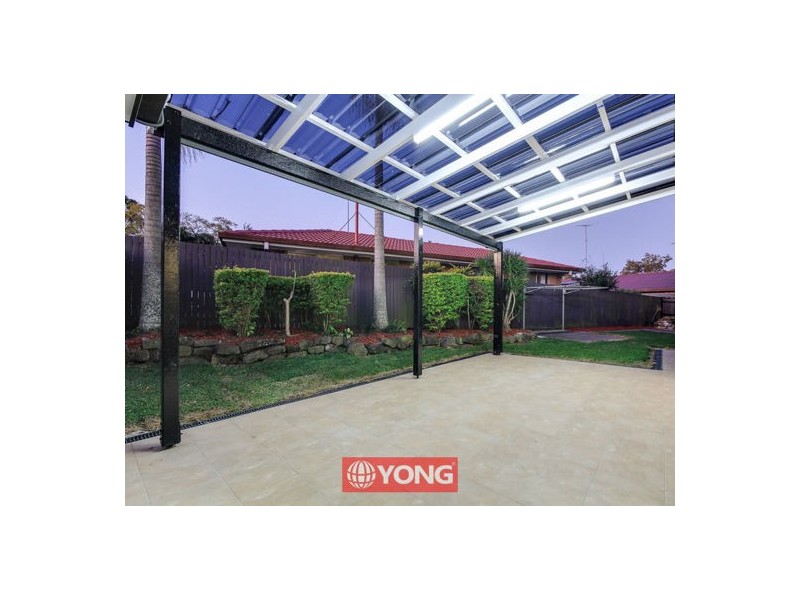 21 Freesia St, Macgregor QLD 4109