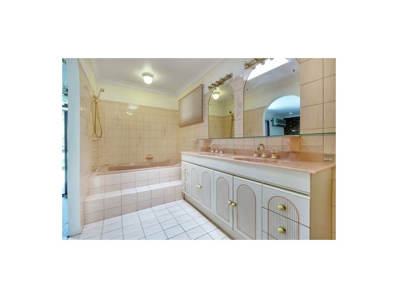 271 Grieve Rd, Rochedale QLD 4123