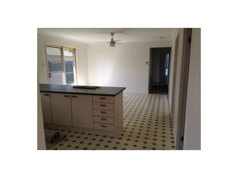 5 Robinson Cres, Runcorn QLD 4113