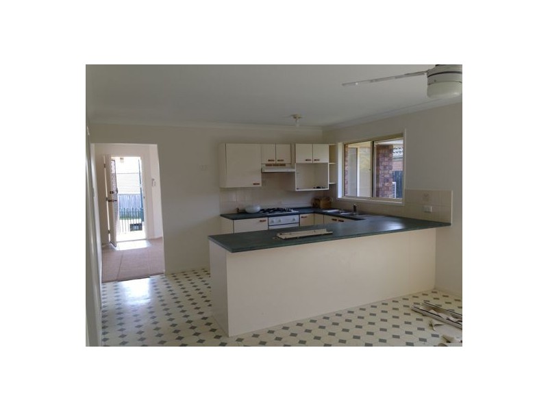 5 Robinson Cres, Runcorn QLD 4113