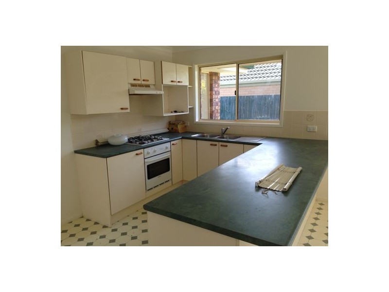 5 Robinson Cres, Runcorn QLD 4113