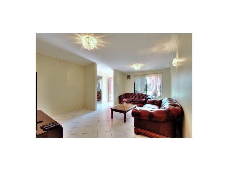 10 FORGIONE CT, Calamvale QLD 4116