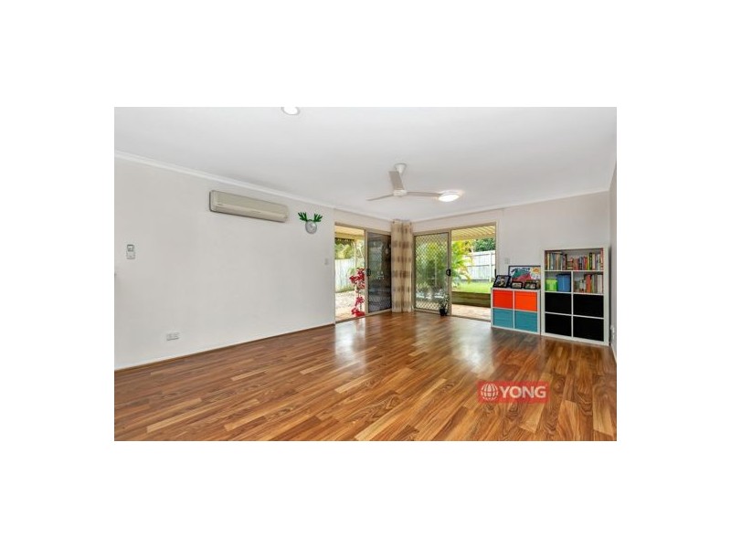 37 Glenfield  St, Parkinson QLD 4115