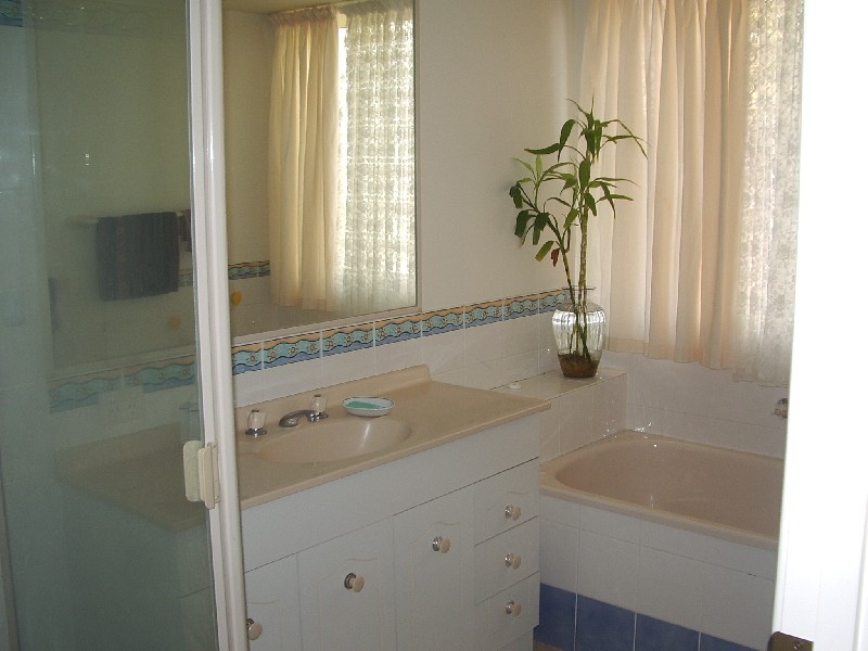 Stretton QLD 4116